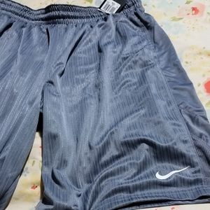 NWT MENS NIKE BASKETBALL SHORTS
